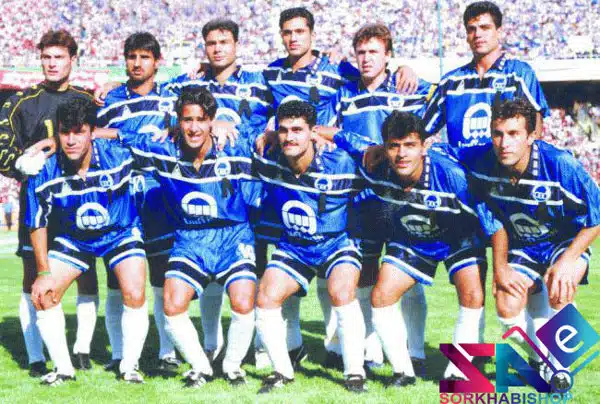 💙 معرفی لباس های استقلال تهران از ابتدا تا به حال 💙 + عکس لباس استقلال بیمه آسیا