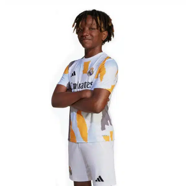 Real Madrid Consept Kids 202425 White And Yellow (2) خرید پیراهن و شورت کانسپت رئال مادرید