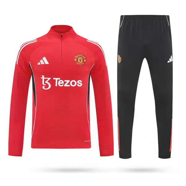 Manchester-United-Tracksuit-2026-Re خریدسویشرت شلوار نیم زیپ منچستریونایتد